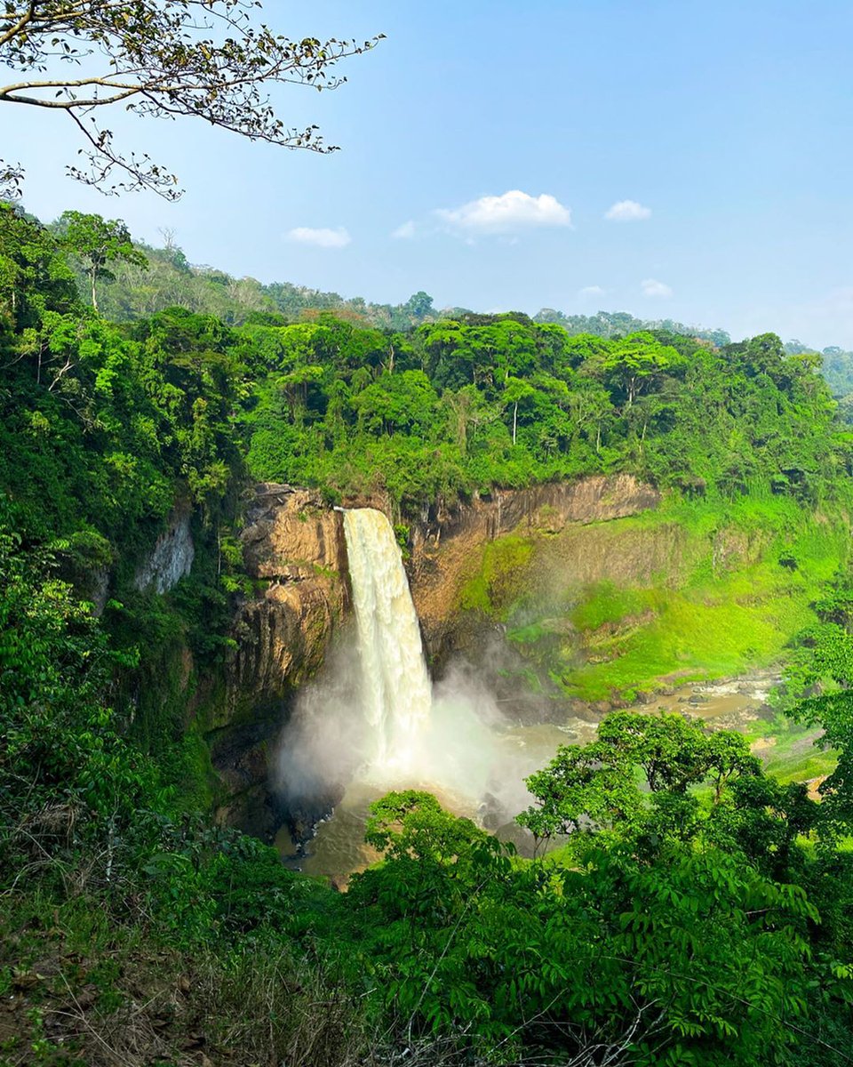 SeanKabir's tweet photo. Ekom-Nkam waterfalls #237represent 🇨🇲 #Cameroun #MonPaysCestLamour https://t.co/AT9sdWONDM