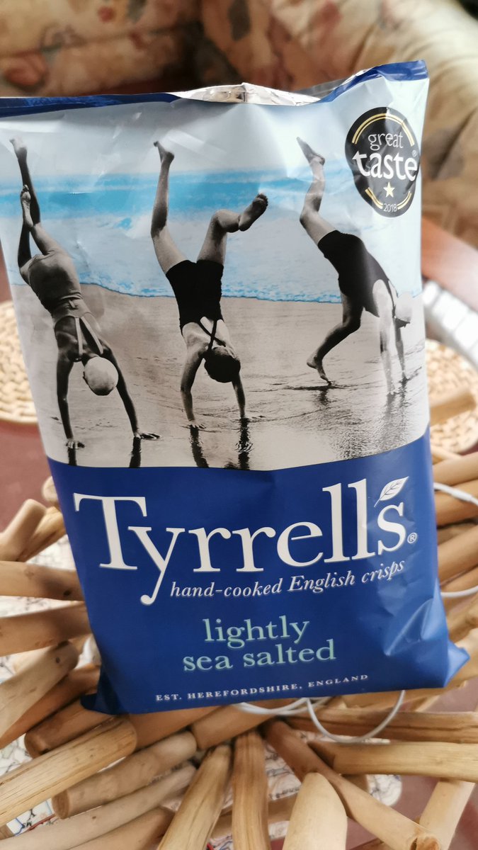 cutch76's tweet photo. @tyrells i don't tweet very often, but when i do it's because I'm eating the best crisps ever!! https://t.co/WaLdz6gOrA