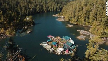 "Catherine King and Wayne Adams live on a sustainable, floating compound. It's called "Freedom Cove," a labor of love, hand-built using recycled and salvaged materials. It's been their home for the past 29 years."
buff.ly/3hyqViF