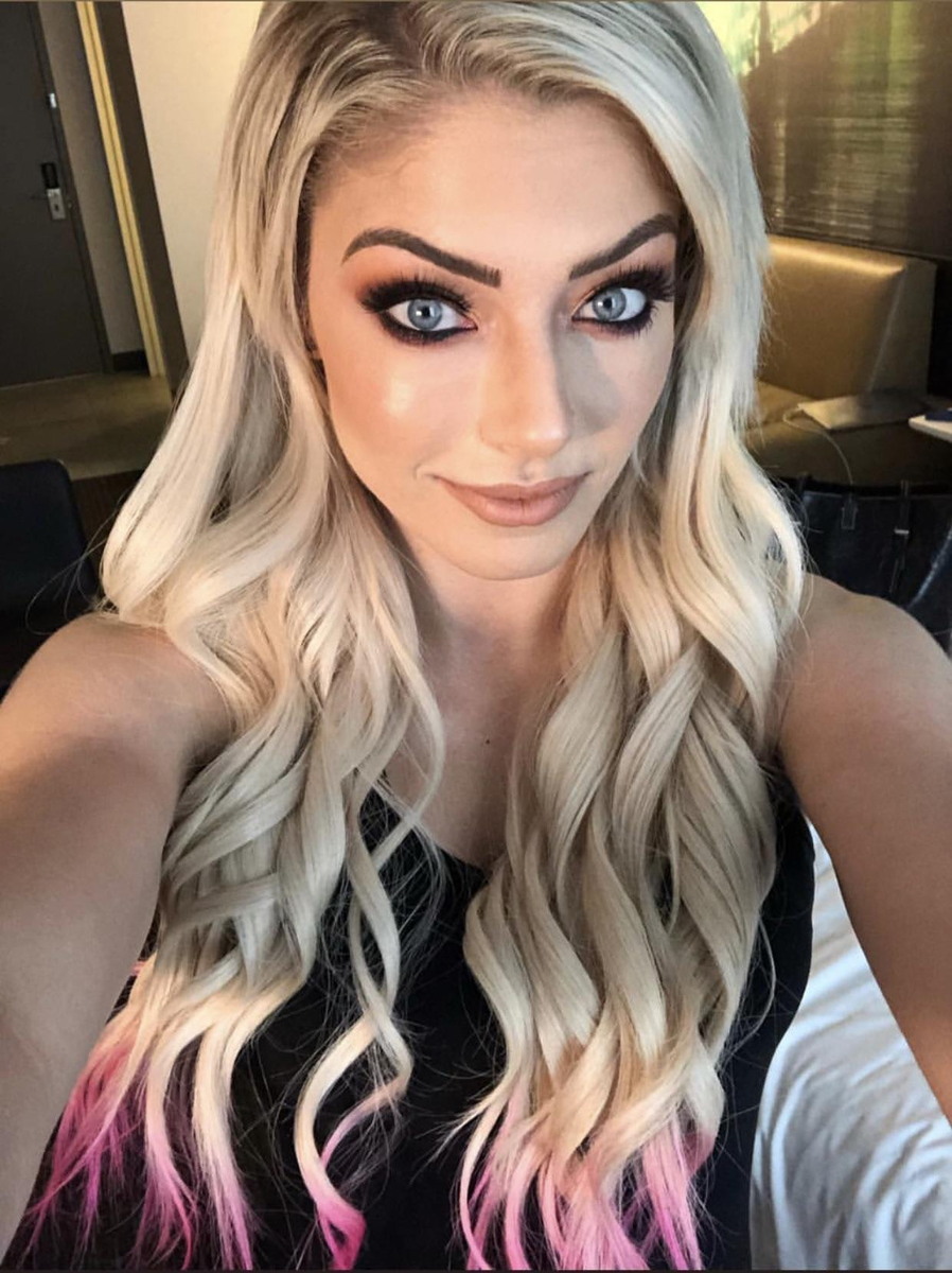 GabbySBliss's tweet photo. Hello Bliss army how are you doing today is #3daysofbliss reply with your favorite thing or picture about alexa bliss https://t.co/mXgufoUqxp