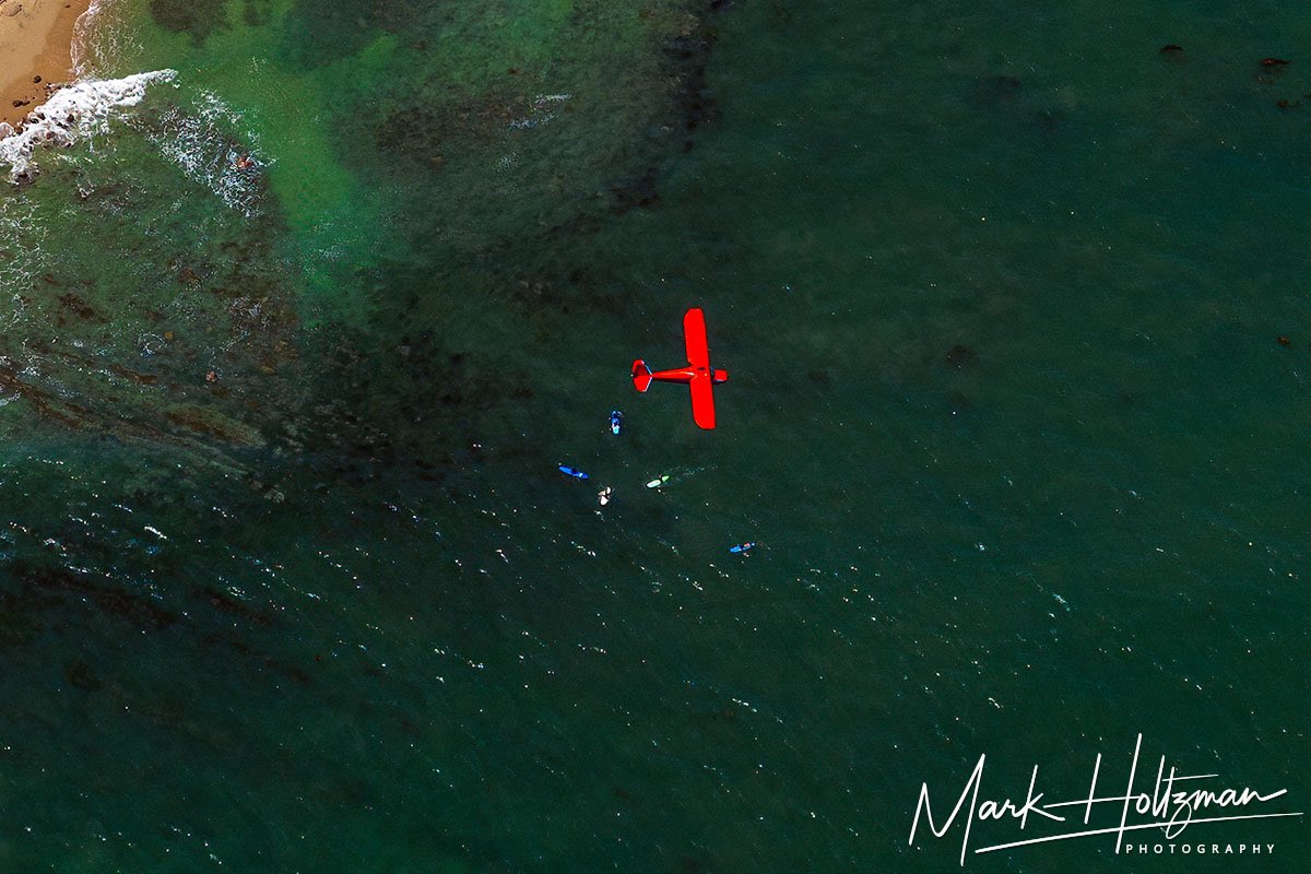 westcoastaerial's tweet photo. Flying over Malibu we spotted this bright red plane. Anybody have any guesses as to what kind of plane it is? #planespotting #pilotview #redplane #malibu #aerialphoto #aerialphotographer #california #californiasummer https://t.co/DTFdvtabU9