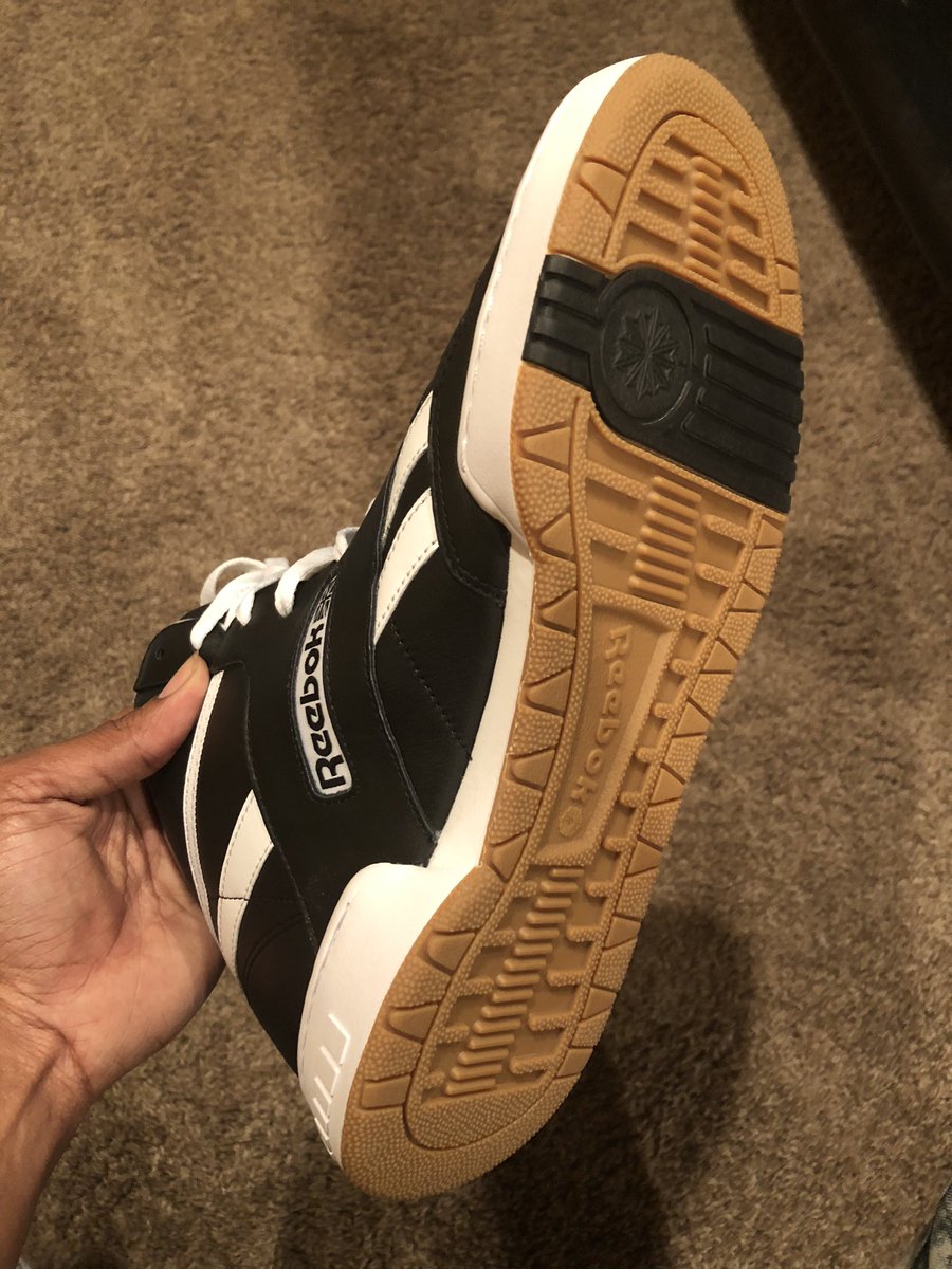 StudioTheMan's tweet photo. Y’all still fuck wit Reebok’s? I know they kinda went outta style but I really love this shoe. The classic Reebok/ black and white with the gum bottom... yea they were cheap but I like to have  some variety... Whatchall think? Hot or Not??? #StudioQuestion #SneakerResearch https://t.co/5OSSpD0lkr