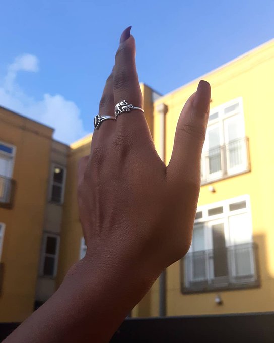 I've been traveling...  More importantly, these nails tho 💅🏾🐙 #handworship #handfetish #handfetishporn<a href="/tag/nails"class="tags"><span>#nails</span></a><a href="/tag/sky"class="tags"><span>#sky</span></a><a href="/tag/hands"class="tags"><span>#hands</span></a><a href="/tag/composition"class="tags"><span>#composition</span></a><a href="/tag/handfetish"class="tags"><span>#handfetish</span></a><a href="/tag/burgundy"class="tags"><span>#burgundy</span></a>