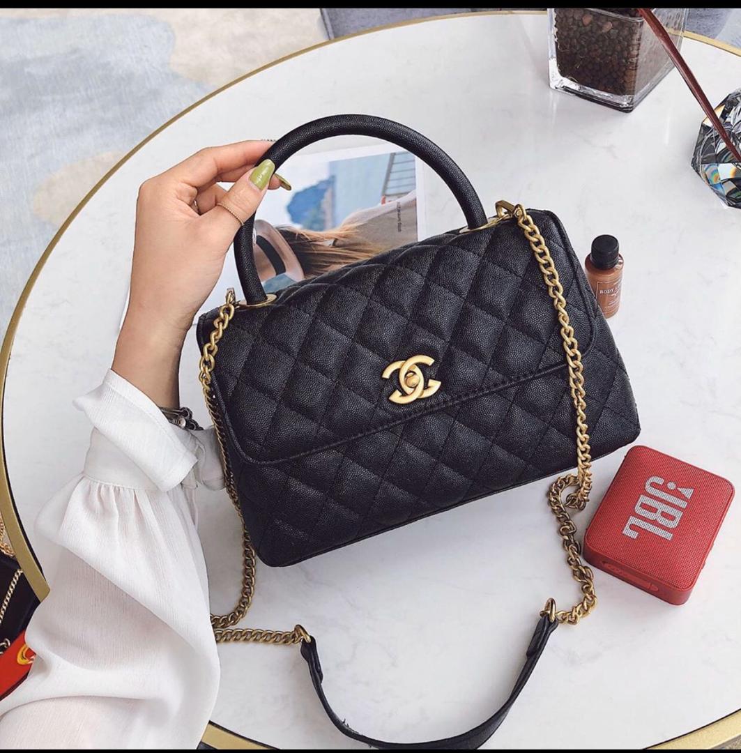 Jkk_wears's tweet photo. 🌺BRAND: CHANEL
🌺AVAILABLE ✨N8,500
🌺COLOURS : AS SEEN
🌺DM TO PLACE ORDER(s)
🌺CALL/WHATSAPP: 08108425171 OR CLICK ON THE LINK ON OUR BIO
🌺BOX PACKAGE 👌
.
. 
PAYMENT METHOD
Bank Transfer/ Bank Deposit
#jkkwears https://t.co/evhrRo5Gxa