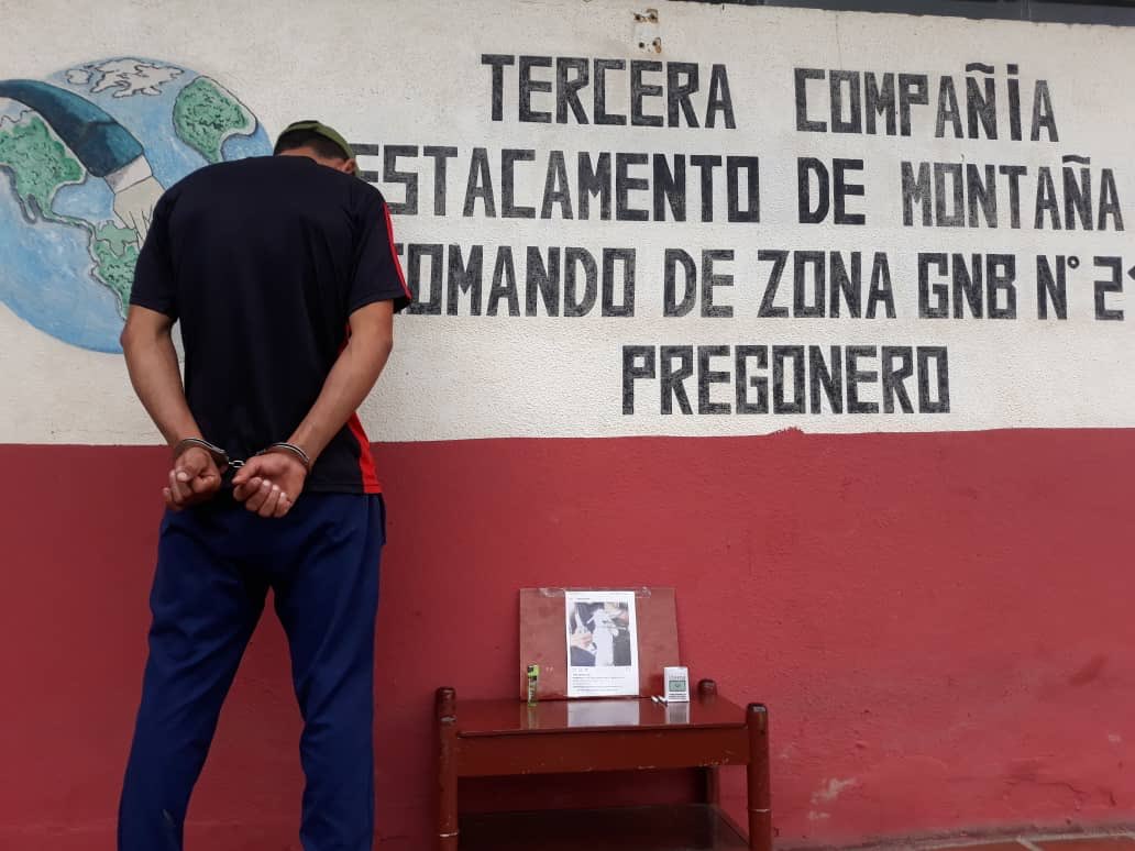 TarekWiliamSaab's tweet photo. #AHORA a la orden del Ministerio Público (Táchira) para ser imputado por la comisión del delito de MALTRATO ANIMAL ( artículo 537 del CODIGO PENAL ): el señor Jesus Andrade Araque (Piskon) ... DICHO SUJETO AHORCÓ A UN CONEJO LUEGO DE INCENDIARLO CON UN CIGARRILLO #Justicia https://t.co/hvun3w6hhF