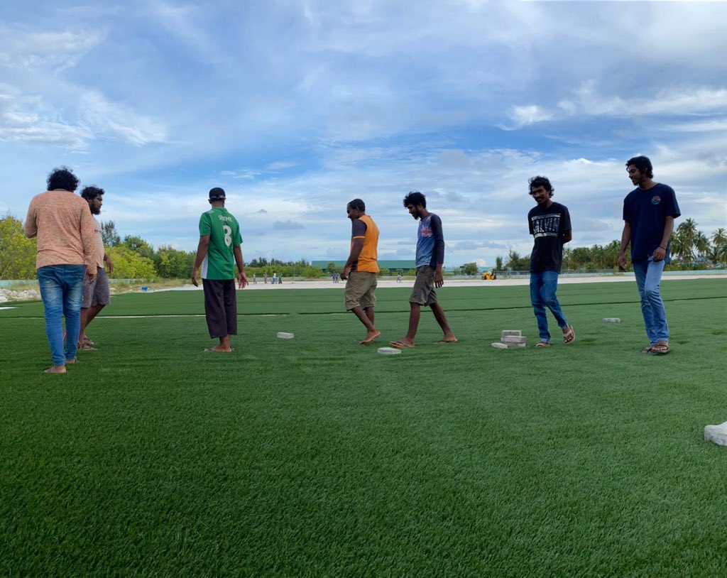riyazrasheed_'s tweet photo. ވިލުފުށީގަ ފީފާ  އެޕްރޫ  ފުޓްބޯޅަ  ބޮޑު  ދަނޑެއް  އެލުމަކީ  އަޅުގަނޑުގެ ވަރަށް ބޮޑު އުންމީދެއް އިންޝާﷲ މިއަދު އެކަން މިވަނީ ޚާސިލުވެފަ  !!! https://t.co/nBeAHPM28M