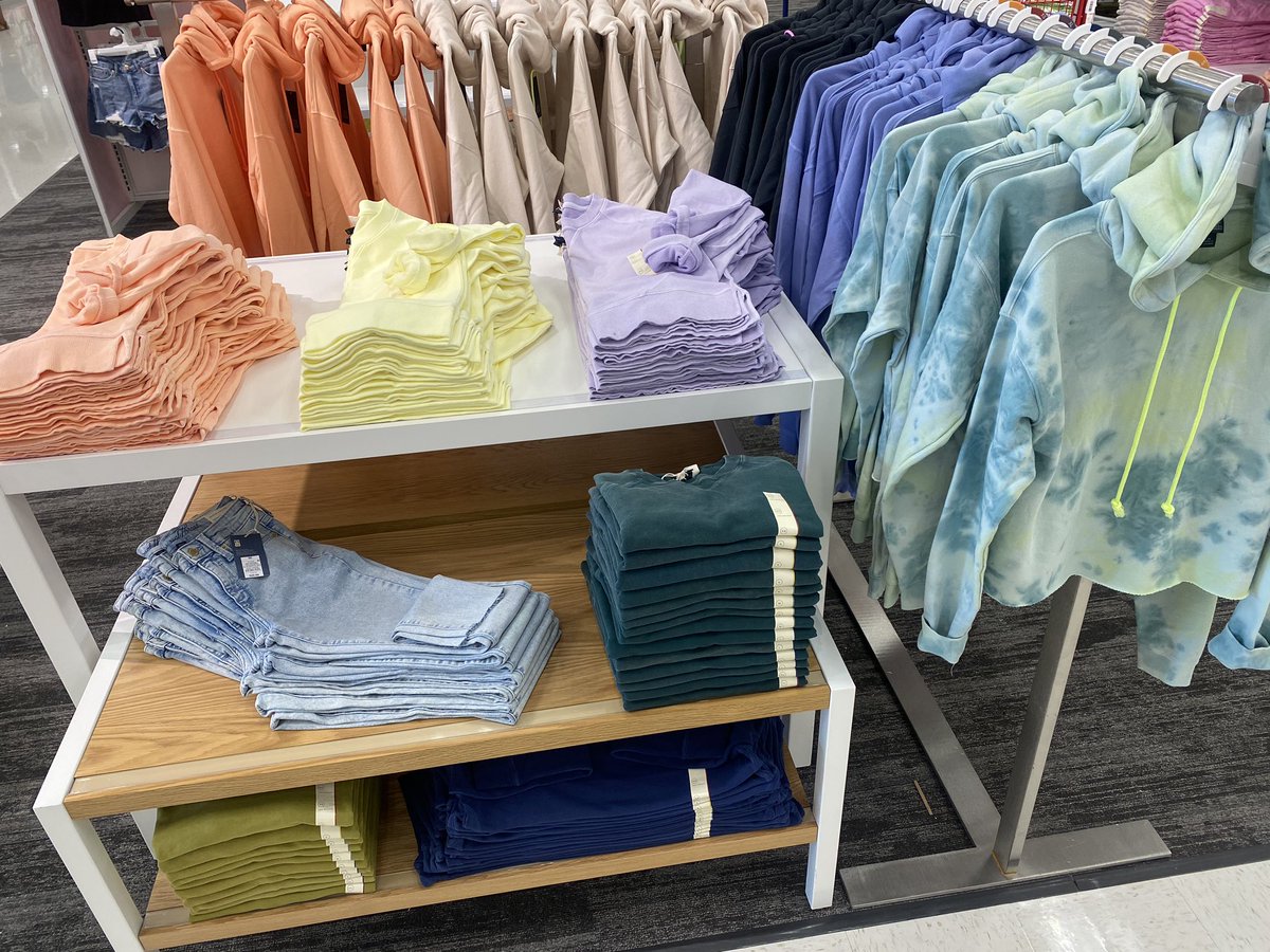 Caroline Brooks (@xocarolinebox) on Twitter photo Getting ready for that back to school/ back to college season with the primest of standards. <a href="/Lauriepie24/">Lauren Keeney</a> <a href="/45MRossi/">Mark C Rossi</a> Getting ready for that back to school/ back to college season with the primest of standards. <a href="/Lauriepie24/">Lauren Keeney</a> <a href="/45MRossi/">Mark C Rossi</a>