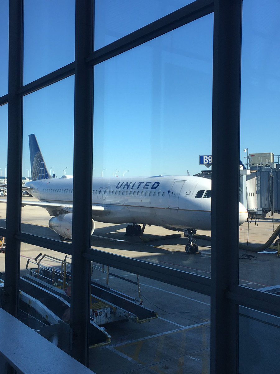 realGlobalChica's tweet photo. First flight since March! Nothing beats the view from 33,000 feet. Oh, how I have missed the airport teams, flight crew, mechanics, the Inflight teams and especially our customers! #beingunited @weareunited https://t.co/SD6qfxuToW