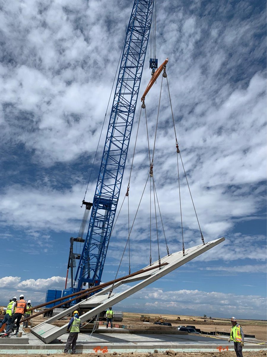 brinkmann_const's tweet photo. Here's an up-close and personal look at how Ascent Commerce Center is being constructed! These photos are of the first of three buildings Brinkmann is building for Lincoln Property Company in Commerce City, Colorado. #InsightBeyondMeasure https://t.co/Ch2JPz8Us1