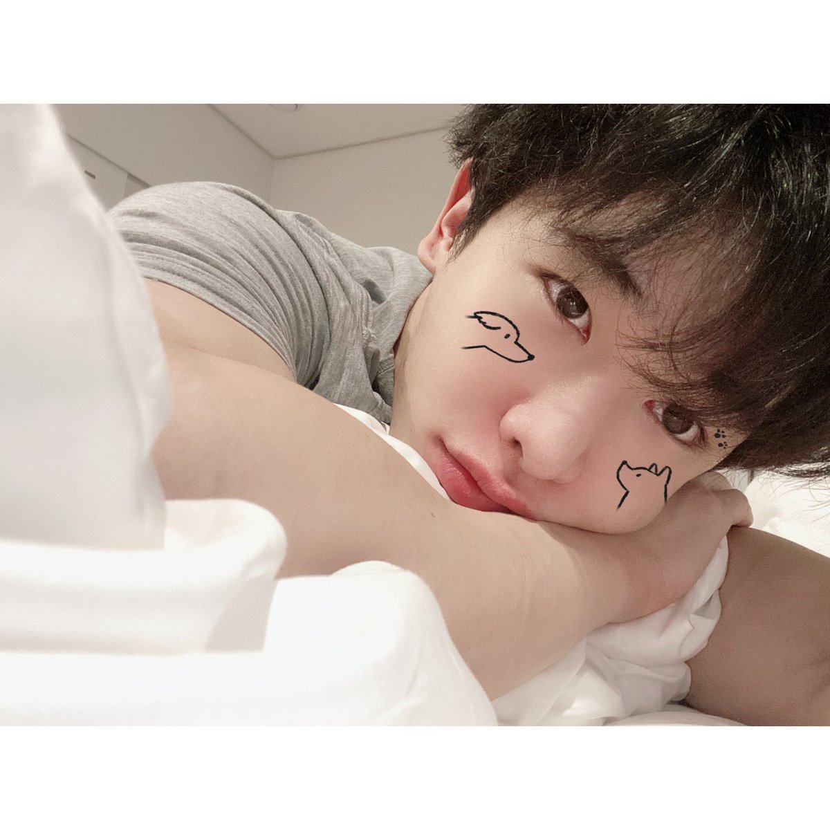 Aale_Choi's tweet photo. ᴛʜᴇʀᴇ'ꜱ ɴᴏᴡʜᴇʀᴇ ᴡᴇ ɴᴇᴇᴅ ᴛᴏ ʙᴇ
ɪ'ᴍᴀ ɢᴇᴛ ᴛᴏ ᴋɴᴏᴡ ʏᴏᴜ ʙᴇᴛᴛᴇʀ
ᴋɪɴᴅᴀ ʜᴏᴘᴇ ᴡᴇ'ʀᴇ ʜᴇʀᴇ ꜰᴏʀᴇᴠᴇʀ
[...] 

-ꜱᴛᴜᴄᴋ ᴡɪᴛʜ ᴜ

#WeneeSelcaDay #WENEE #WONHO @official__wonho https://t.co/a2bm0LcO77