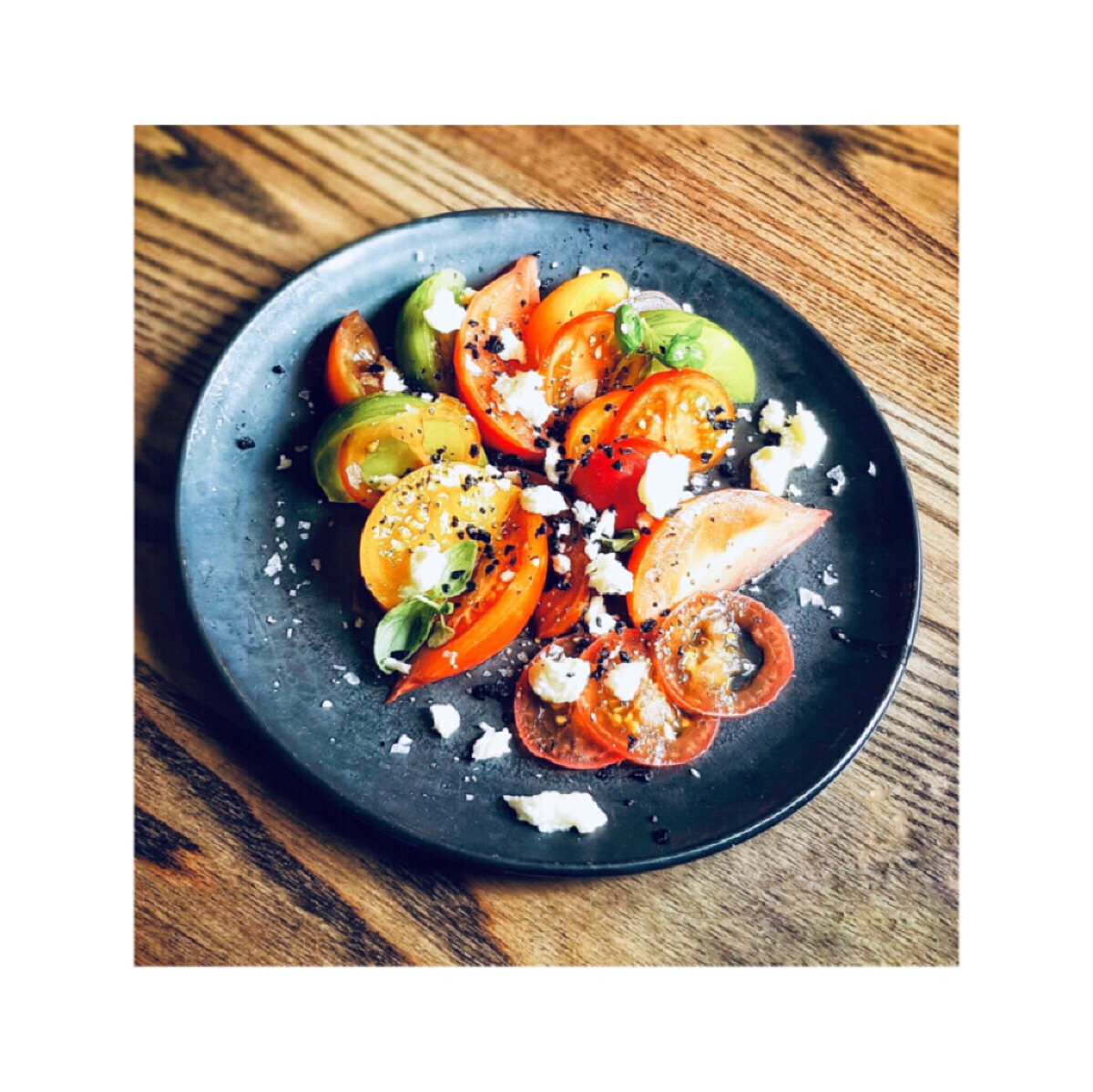Becky_Boozles's tweet photo. The perfect light lunch... Tomato salad with mozzarella and Waitrose and Partners No.1 Black Olives à la Grecque. https://t.co/qRyk3dSYr5