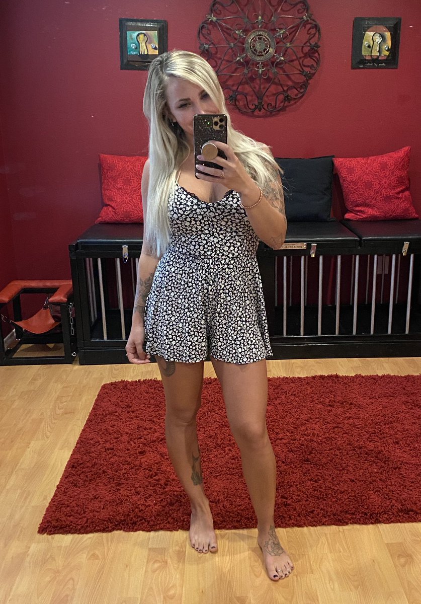 Sorceress Bebe About To Torture Someone To The Point Of Tears Mystiqchamber