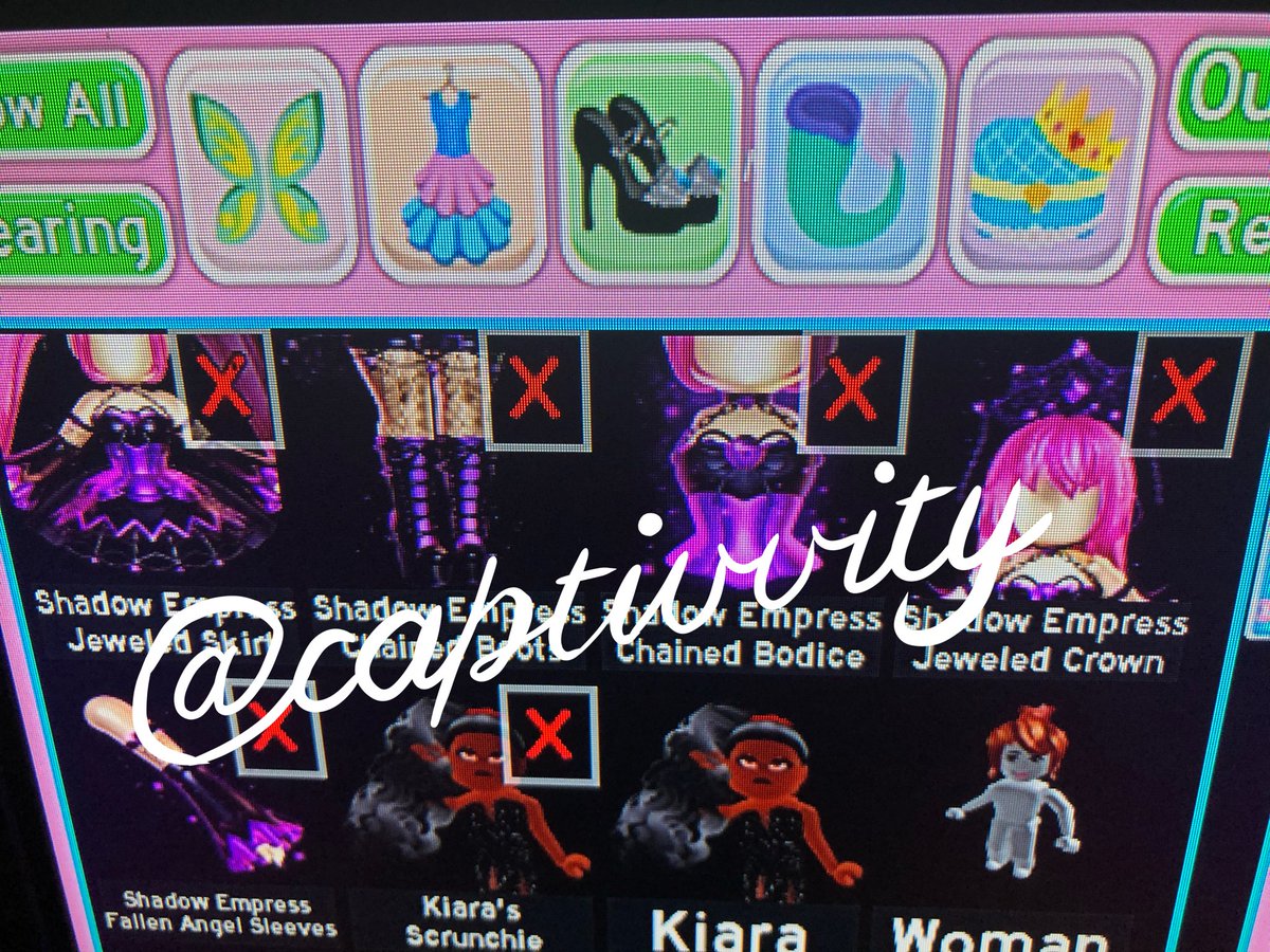 Captivvity's tweet photo. Giveaway! (Repost)

Rules

Follow @Captivvity, @NatthansNotHere, @_walmarm_, and @Its_Domidomix_ 
Retweet with tags
Tag someone (optional)

Prize: SE set

Please don't unfollow anyone, I'll be checking to make sure ^^

Ends in 2 days 

#royalehigh #royalehighgiveaway #rhgws #rhgw https://t.co/dXCnvE0Lwz