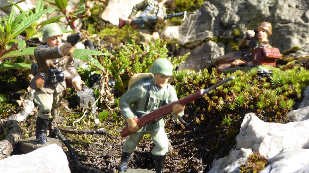 PabloGr13346576's tweet photo. Battle in mountains ...
Wehrmacht composition soldiers from Lineol and Elastolin (30s).
https://t.co/cEOWDnVWVI
#compositionsoldiers, #Elastolin, #eusoldatini, #Lineol, #massefiguren, #mountains, #Stahlhelm, #Wehrmacht, #WorldWar2, #WW2 https://t.co/MCXlVis3En