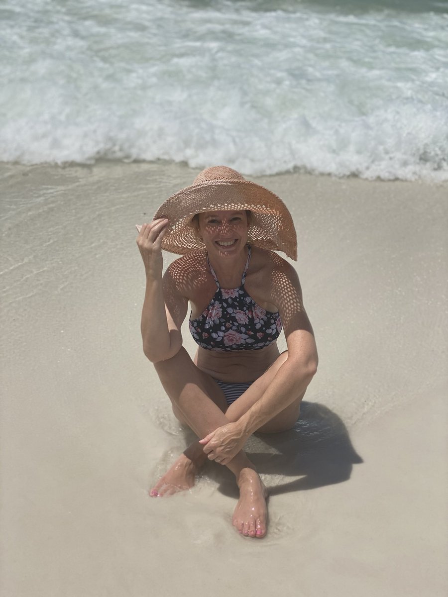 Yeag3er's tweet photo. Enjoying the first trip of our year at a private #beach . #SocialDistancing2020 #LoveTheWayYouAre #BeSafe #notalone #InThisTogether https://t.co/55xS1rA9QE