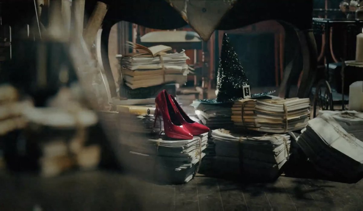 In Episode 2, who was the lady in red shoes? Ko Moon Young.(Photo from  #ItsOkayToNotBeOkay’s intro. Notice the witch’s hat beside the shoes)