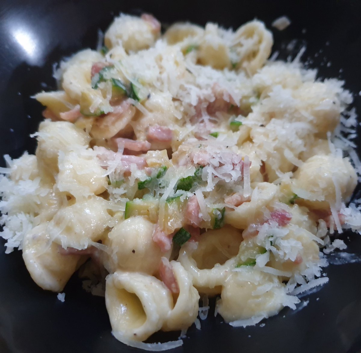 professor_dave's tweet image. Orecchiette / Bacon / Courgette / Shallot / Garlic / Manchego Cheese / Dash of Cream
#SimpleSupper #NoRecipeNeeded