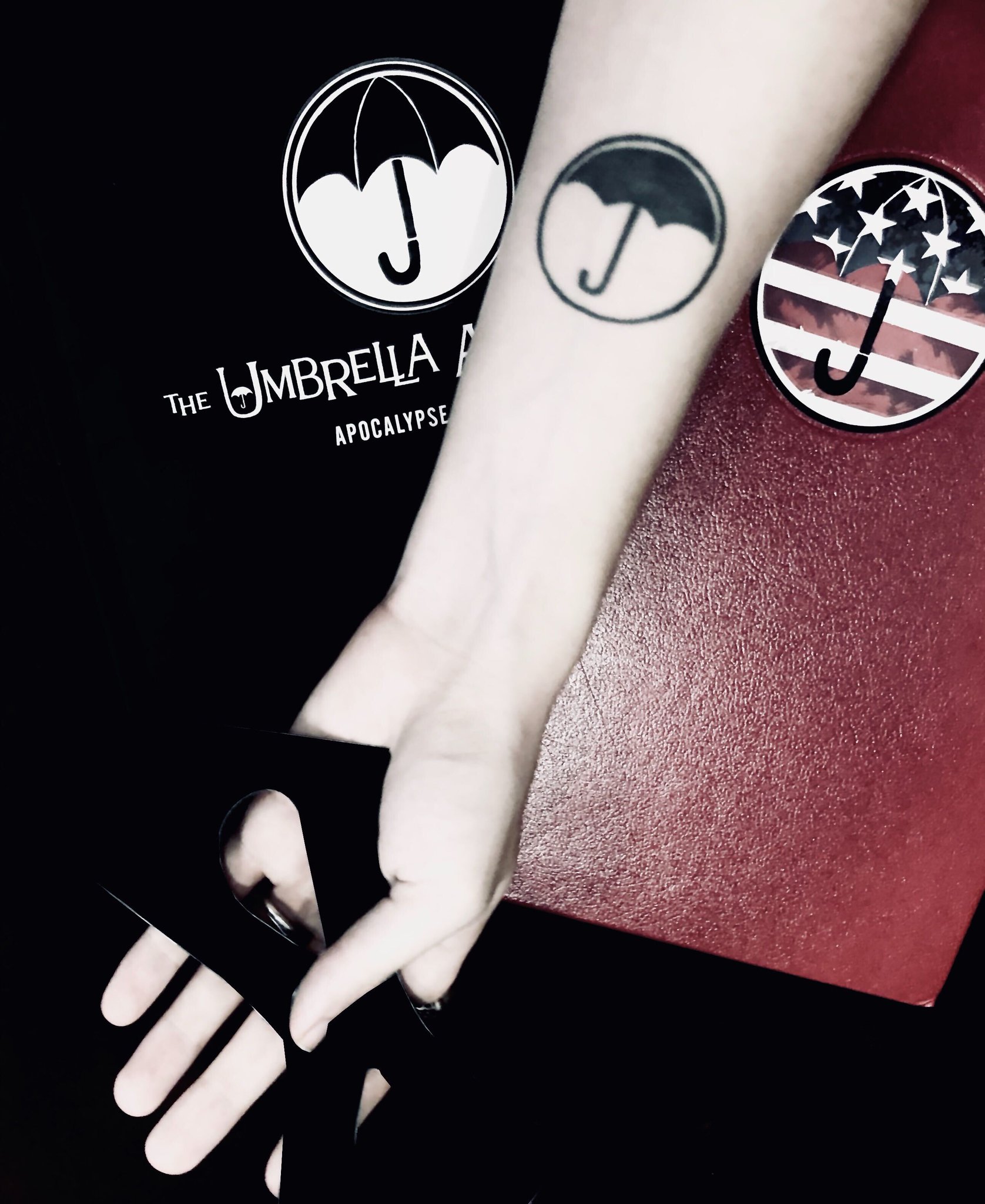 Netflix Geeked у Твіттері: «Are you a member of The Umbrella Academy? We want to see your ink! Reply to this post with your UA tattoos to show off your misfit superhero Netflix Geeked у Твіттері: «Are you a member of The Umbrella Academy? We want to see your ink! Reply to this post with your UA tattoos to show off your misfit superhero