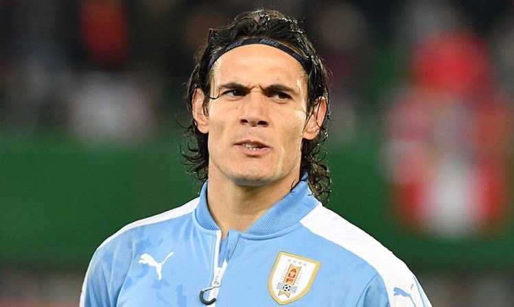 Quand Cavani sort un SDF de la rue « Il se tenait régulièrement devant un supermarché pour se faire un peu d'argent, Cavani l’invité à manger chez lui. Ils ont fait connaissance et se sont liés d'amitié et l'a embauché comme majordome en CDI »
