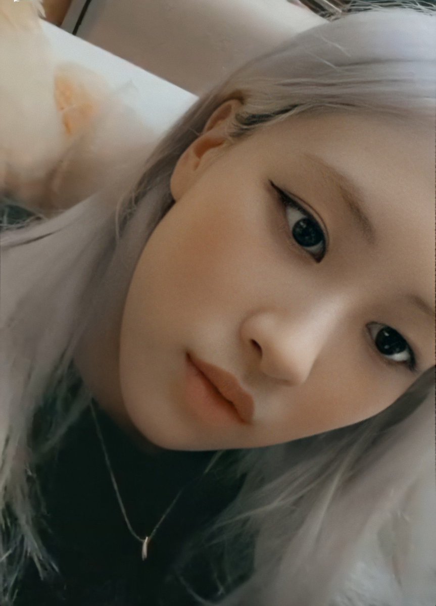 favoritse's tweet photo. shes so attractive please https://t.co/Bxa7NFuEt4