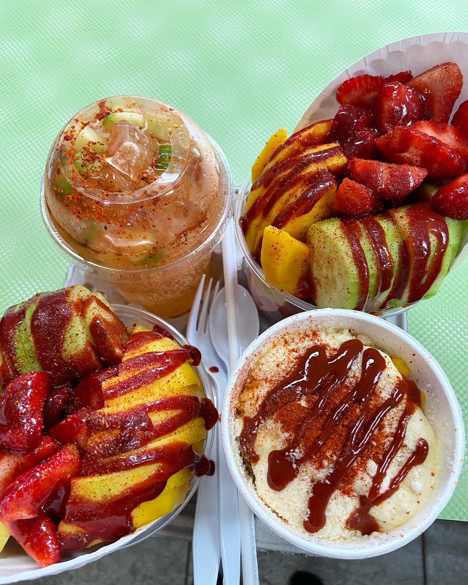 _elchangoloco's tweet photo. ✨fresh fruit cups😋
✨Elote topped with Salsa🔥
✨Mineral water Prepared🤤
#elchangoloco https://t.co/p9nDXMOqio
