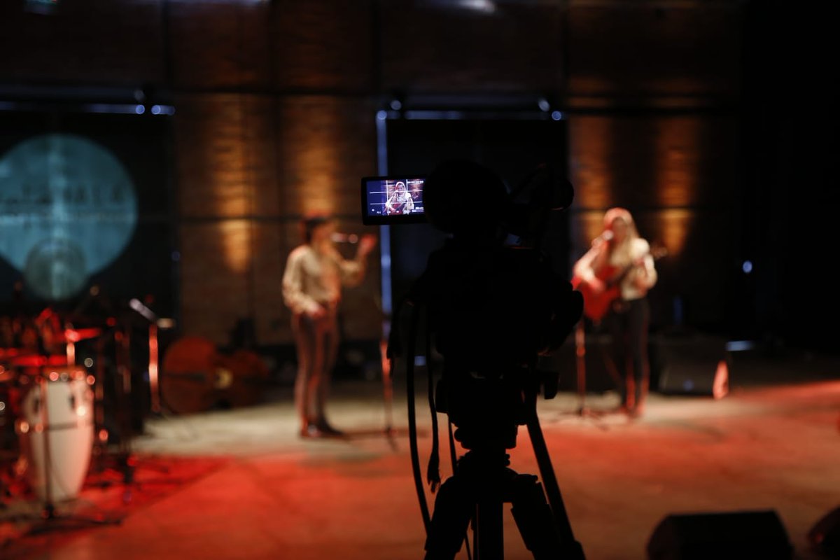 CulturaRosario's tweet photo. ¡En #EscenarioLocal seguimos grabando artistas de nuestra ciudad!💪
#Ahora es el turno de Dani Lésté👌🎼 https://t.co/iygq2k4UR5