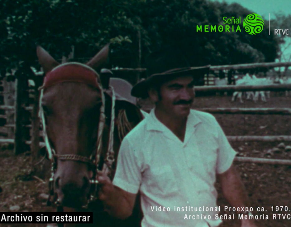 SenalMemoria's tweet photo. La promoción de las exportaciones del país, su transporte y financiación fueron los objetivos iniciales del banco de fomento #Proexpo creado en 1967. Descubre el fragmento audiovisual completo 👉 https://t.co/pme5GeOGwj https://t.co/n0Bn9RfA8c