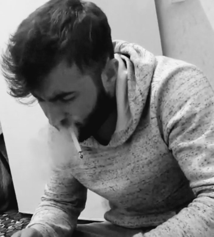 Şuramızda birşey var; acıya benzer umuda benzer...¿