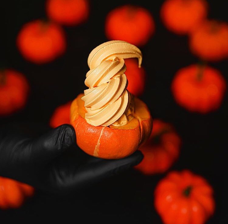 boozecoffee's tweet photo. آيسكريم القرع " pumpkin “ 😻🧡 https://t.co/DB7wKrdy6n
