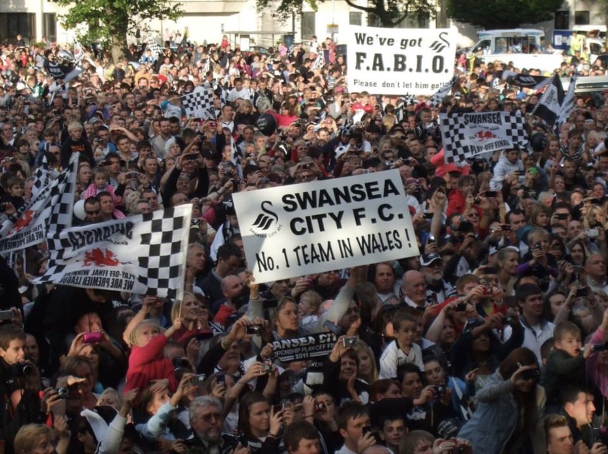 JackyDexe's tweet photo. @johnvanzweden @SwansOfficial @SwansCity1912 @KevJohnscymru @LeeTrundle10 #STID #YJB will we be doing this again soon 🙏🏼 #COYS #OnlyOneTeaminWales What a weekend this was https://t.co/TlCDCOAGCk