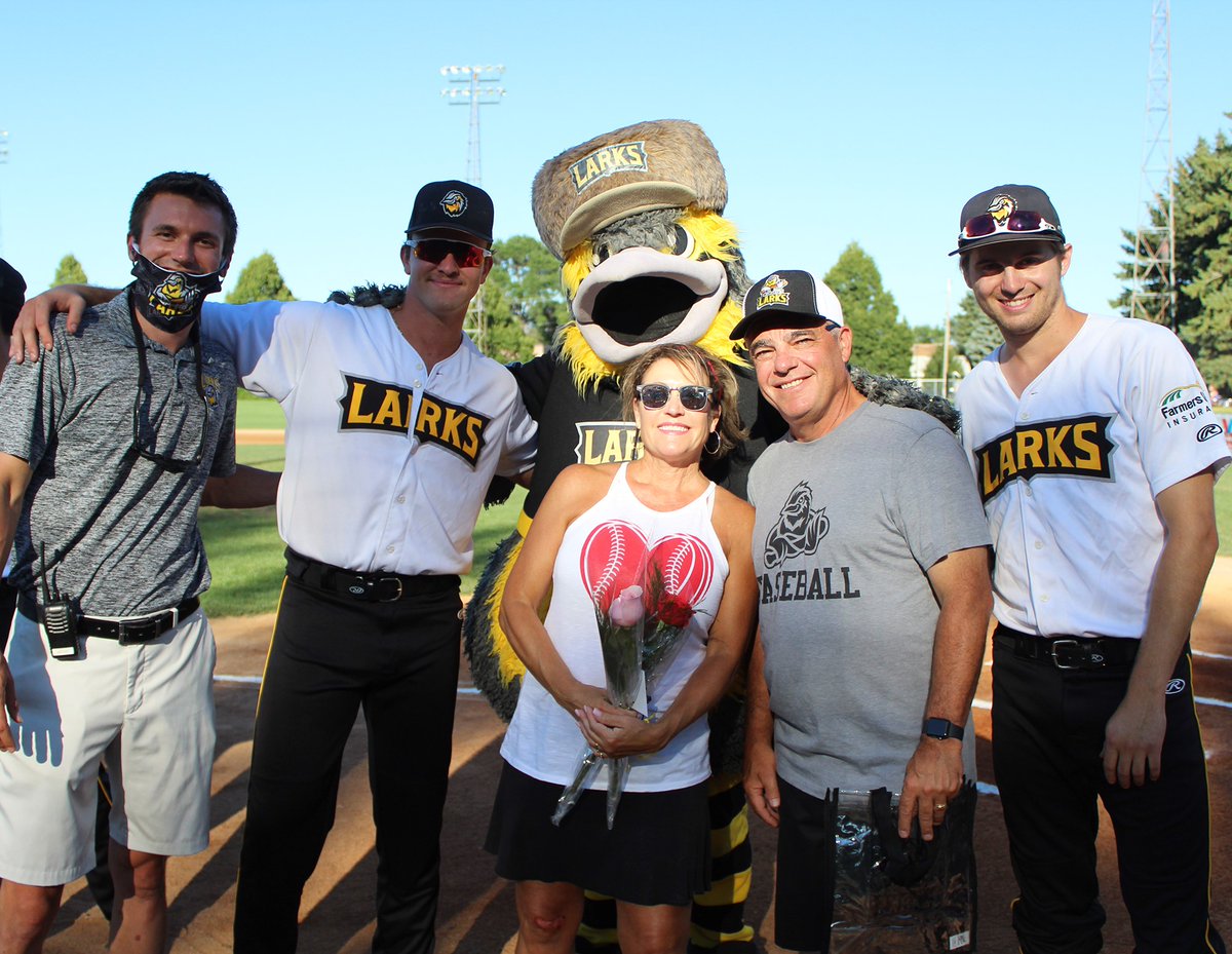 bismarcklarks's tweet photo. We could not have a season without our incredible, caring, loving, amazing host families... 🏡

The Larks need them to survive... 💛

A tweet does not do them justice for the amount of work these families do to take care of our players. From our family to yours, we love you! 🥰🐥 https://t.co/bsZCjfNvQX