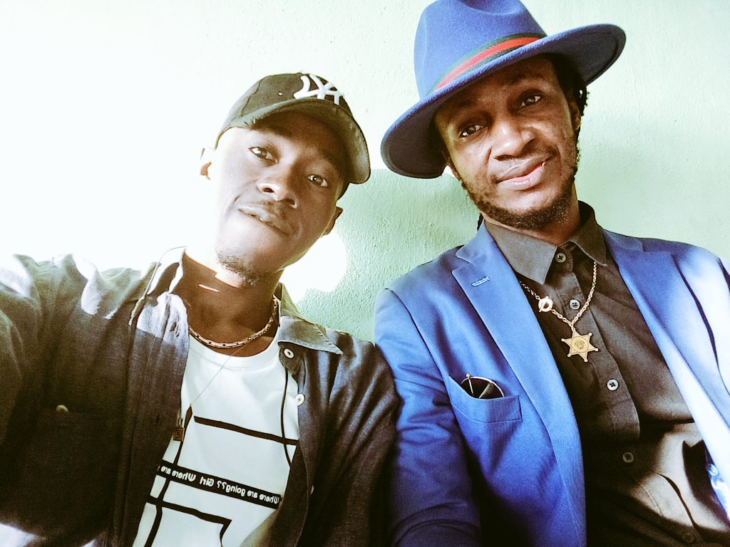 deathebusker's tweet photo. Like Father like Son https://t.co/Kyi9GvEmJ2
