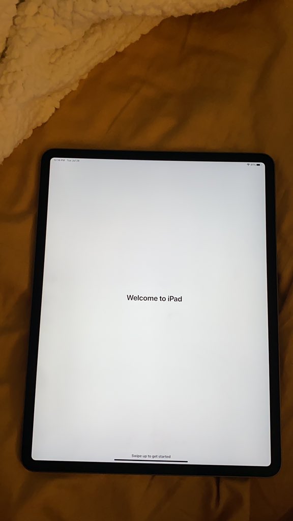 TayCrebs10's tweet photo. Can’t thank @GiveawaySquadd and @thou_prinxe enough for gifting this iPad Pro to me!!! This’ll help so much for my schooling and for those STILL wondering... he IS legit 🔥💯 #FreeiPadPro #GiveawaySquad https://t.co/vlSwUX28P1