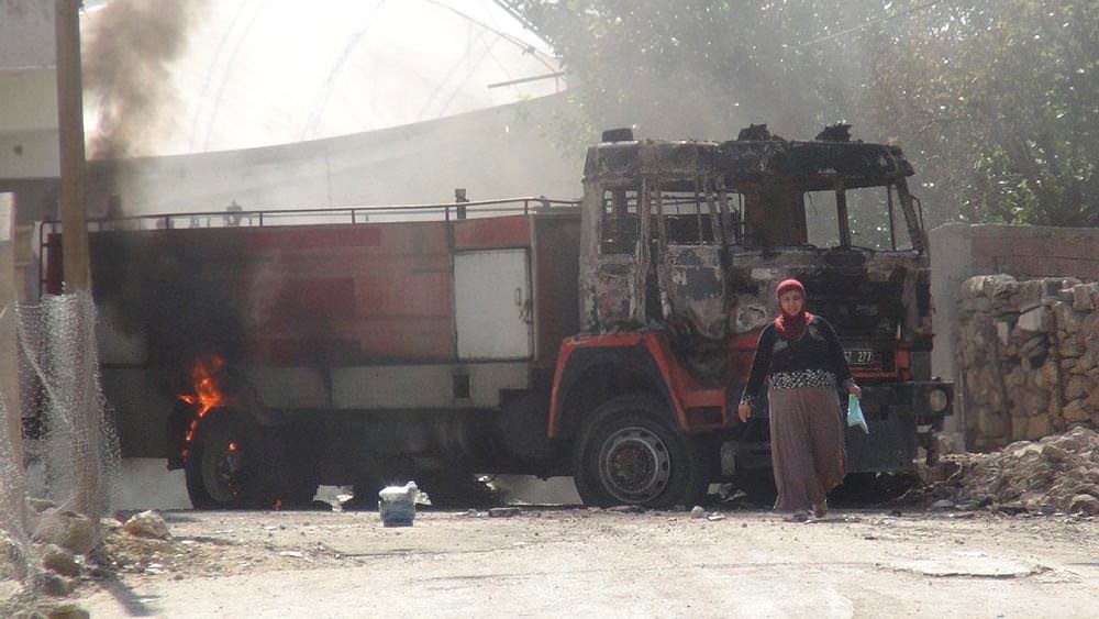 Diyarbakır Silvan'da itfaiye aracını yakan siz degilmiydiniz ?
Şimdi #LiceYanıyor diyorsunuz.