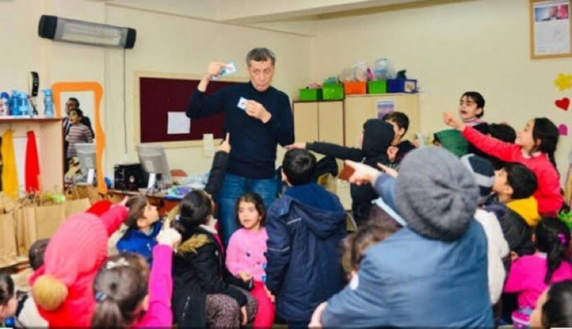 #İyikiVarsınZiyaSelçuk eğitime adammış bir ömür