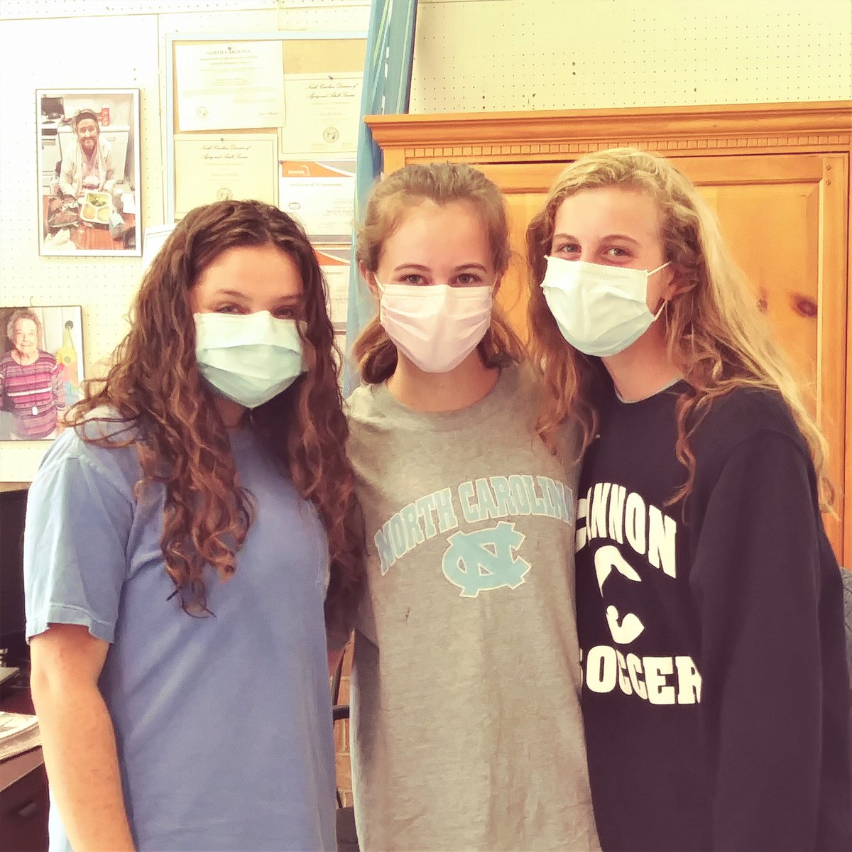MOWRowan's tweet photo. Celebrating Our Volunteer Heroes!
Macy Abramson, EmilyBusby &amp; Kathryn Busby assisted recently with our Monday deliveries.  We love it when young people reach out to help with deliveries during their summer break!  #MOWVolunteers #RowanStrong https://t.co/zjdWCZpj9o