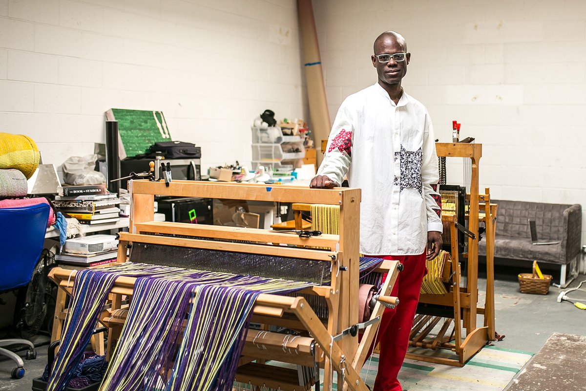 art21's tweet photo. Diedrick Brackens (@deedsweaves) weaves love, labor, and African American legacy into his textiles.

Essence Harden (@essenceh) visited the artist's LA studio for a newly-published Art21 editorial feature.

📖 → https://t.co/dnUfCueZRk

📷 @alonsotal https://t.co/EGS1HyfkU1