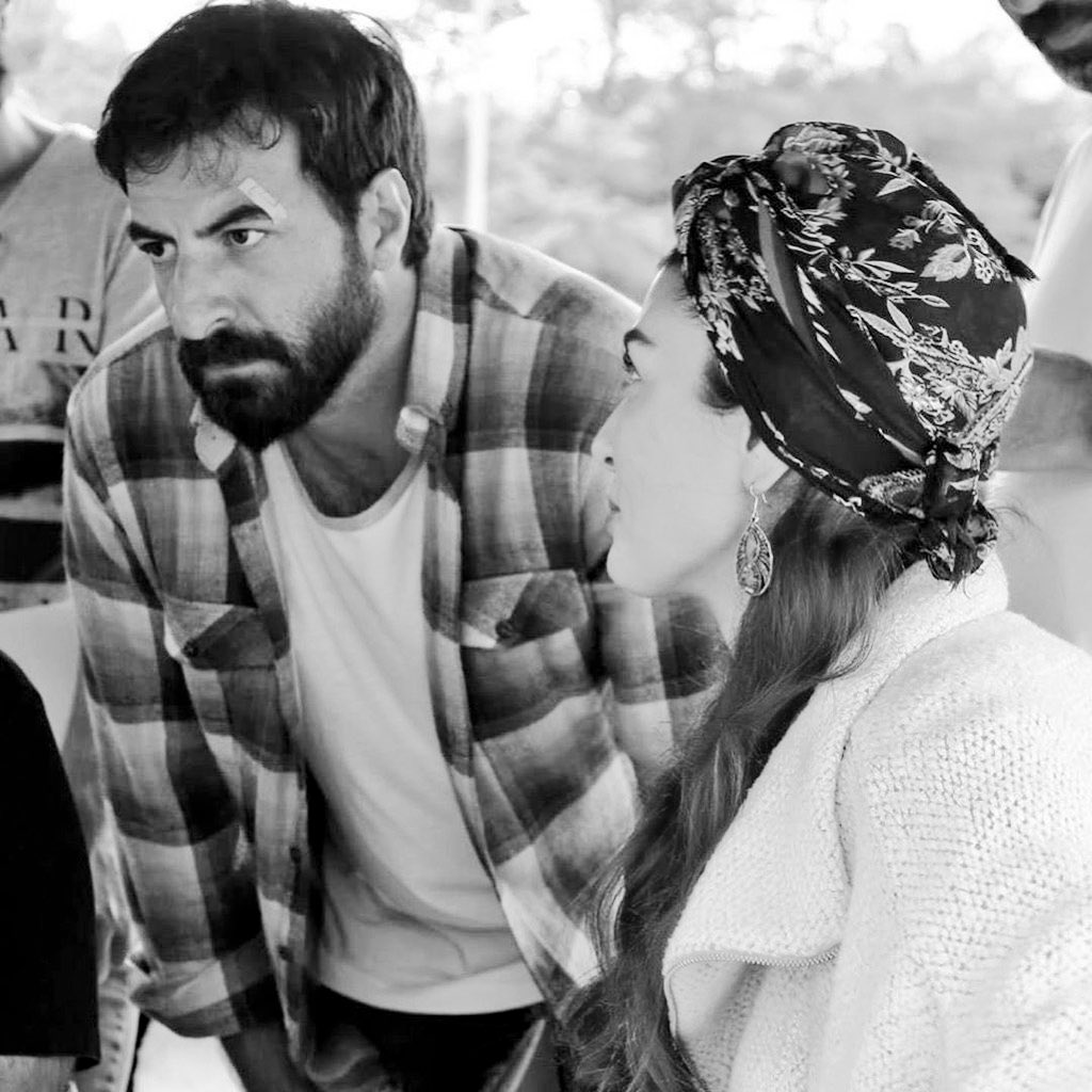 senciyizreiz's tweet photo. Bana öyle bakma, anlayacaklar.
İkimize karşı bu dünya,
Bizi anlamayacaklar🖤 https://t.co/5KZddKjsj3