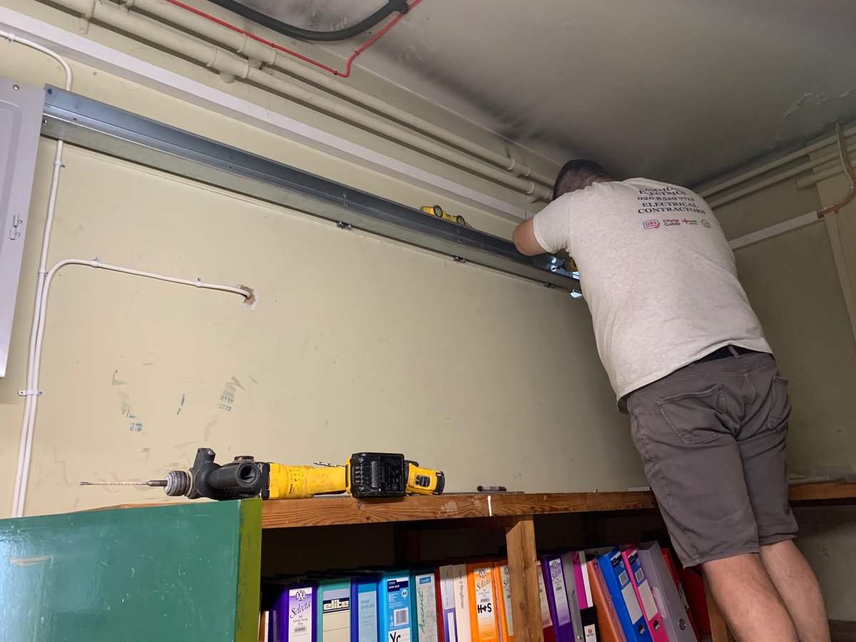 CampionElectric's tweet photo. Holy Family Sch - metal munching  containment installs for new circuits @Legrand @MossElectrical @mosselecsw @SkyAirCon_Ltd @dannycarberry #electricians #electrician #sparks #electrics @DeligoOfficial #metalcontainment #tradesman #electricity #MECHANICAL 
#electricalcontractor https://t.co/8lvAwZCeQM