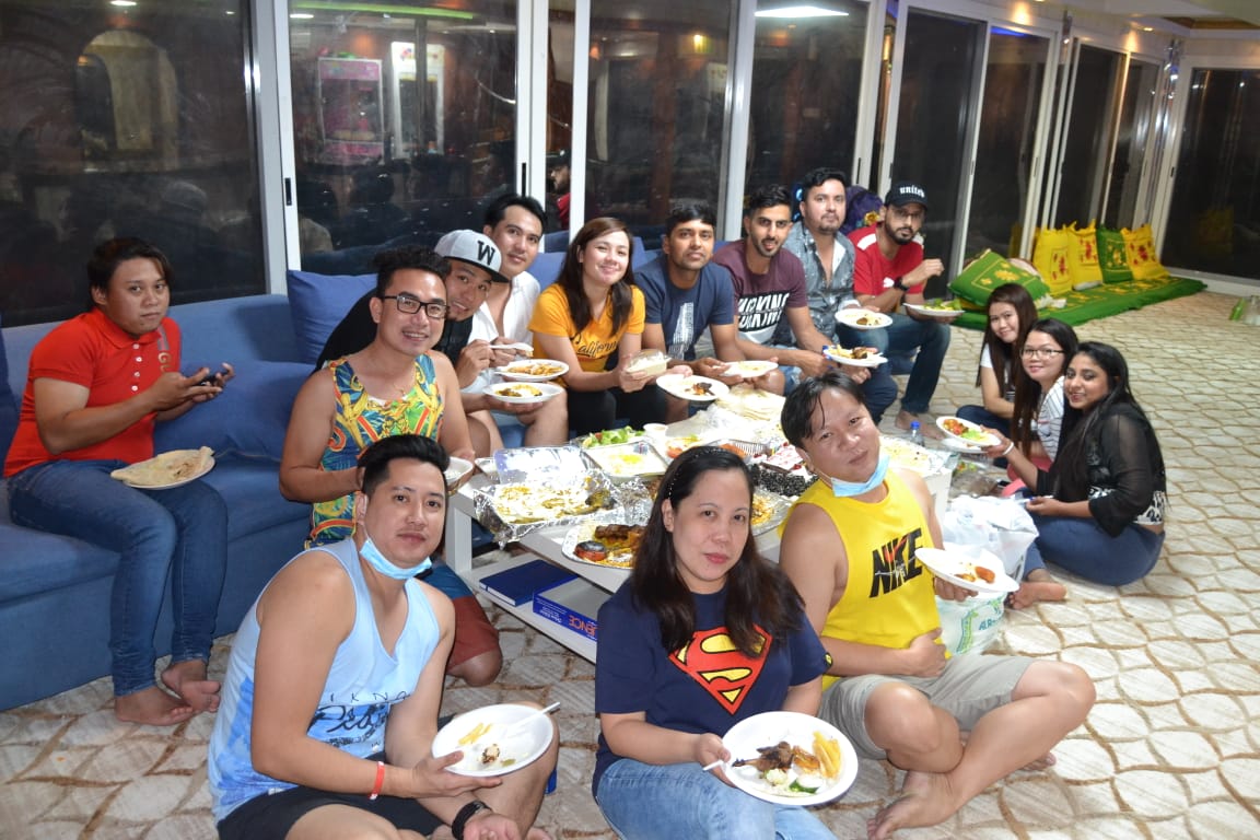 BernelPavia's tweet photo. #dinnerw/thegang... https://t.co/o2kidrXKTR