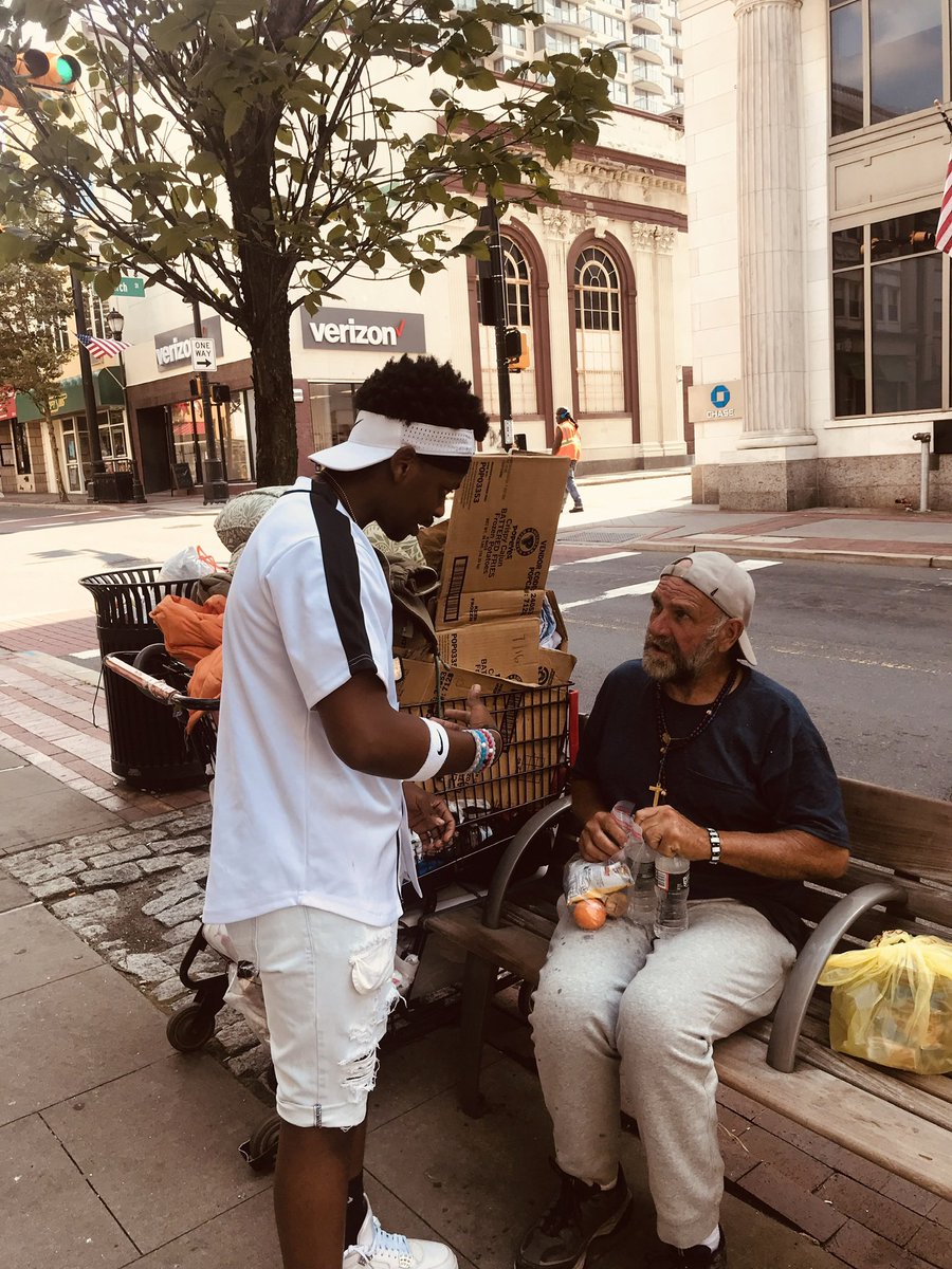 DBDfoundation1's tweet photo. One year ago today my mission started. It’s truly a blessing to be in such a wonderful position to be able to touch and help the hearts in need. It only takes one day by day to make the world a better place. Why not us ? Stay tuned, THE BEST IS YET TO COME‼️‼️❤️ https://t.co/2qMhCwah1I