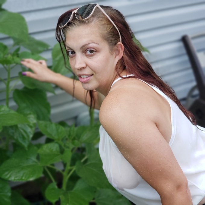 First ten on my https://t.co/49WSCXWh4h subscriber list for today get a special gift! Hurry!  #onlyfansbabe<a href="/tag/camgirllife"class="tags"><span>#camgirllife</span></a><a href="/tag/onlyfansbabe"class="tags"><span>#onlyfansbabe</span></a><a href="/tag/onlyfansnewbie"class="tags"><span>#onlyfansnewbie</span></a>