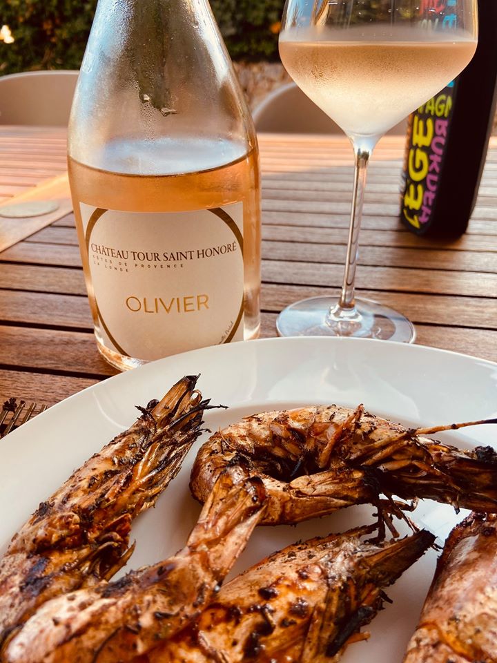 Formation_vin's tweet image. Très belle expression du terroir de La Londe par Chantal et Serge Portal à La Tour St Honoré. Des parfums complexes de fruits murs, d'agrumes et d'épices parfums. La texture veloutée et soyeuse allie charme et puissance. Accord de caractère avec des gambas grillées.