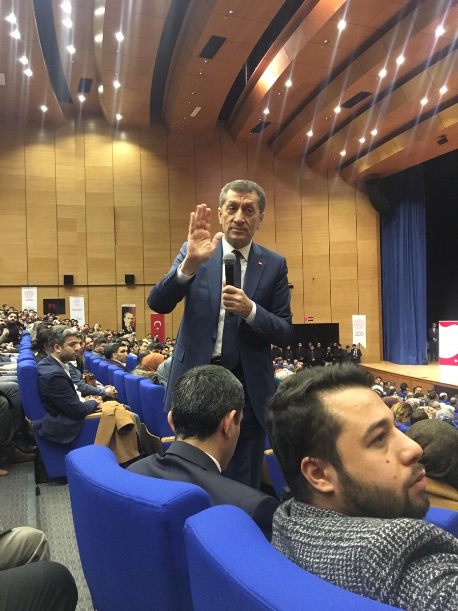 Öğretmene hak ettiği itibarı kazandırmaya çalışan gerçek bir değersiniz Ziya hocam...
#iyikivarsınziyaselçuk
@tcmeb@ziyaselcuk