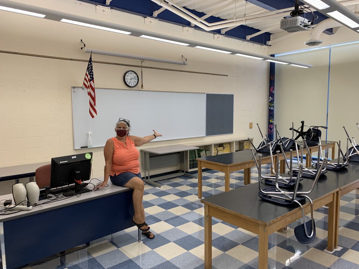 Well here we are several days  later!!!  It may not look like much but if you saw the before... you know this is huge!!! Shout out to my amazing colleagues ⁦<a href="/ArtMisanko/">Mrs Misanko</a> &amp;⁩ ⁦<a href="/LundeArt/">Mr. Lunde Art</a>⁩ I love you guys! We put in the work and the transformation is crazy amazing!!