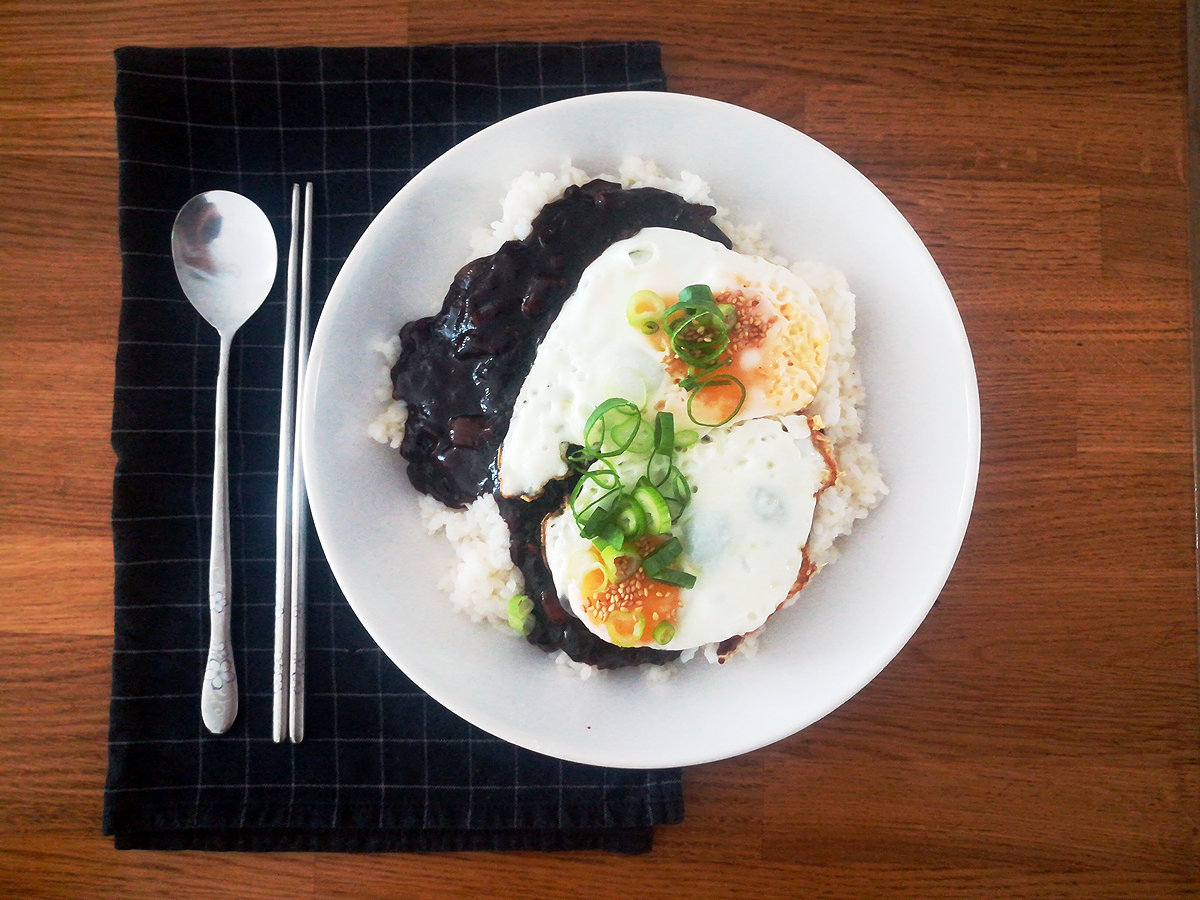 nikankitchen's tweet photo. The new trend food from Korea. Amazingly delicious dish made with black bean source, often called Jjajang source. A bit overwhelmed by color? It's the best part of it! 😘🙏🥢😅  #Jjajang #Jjajangmyeon #Jjajangbap https://t.co/jhhH9e5s9K