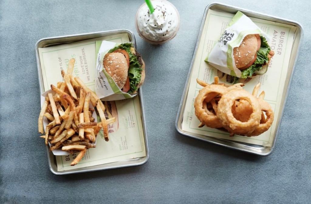 BurgerFi's tweet photo. Dinner goals 🌟 That's Eating Real℠ (📷: parkplaceleawood) #ThatsEatingReal https://t.co/zb3M8ypoIL