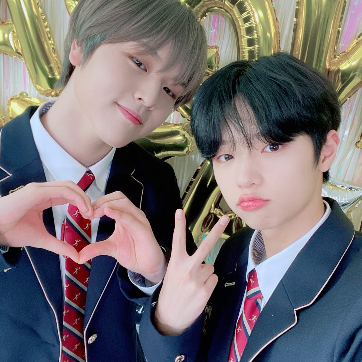 bae173arg's tweet photo. [FOTOS] 200717

Actualización de la cuenta de Facebook de Hamlin TV junto a Dohyon y Dongpyo🦋

#HnD #MBKBOYS
#이한결 #LEEHANGYUL
#남도현 #NAMDOHYON
#SOULMATE #SOUL #GOODNIGHT https://t.co/wWEjpw9Wsp