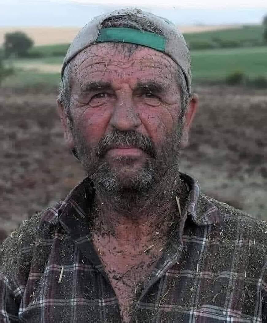 Faiz reklamlarına inat, alınteri-helal kazanç reklamları olması lazım. Ve bu görüntü kapak olacak düzeyde.