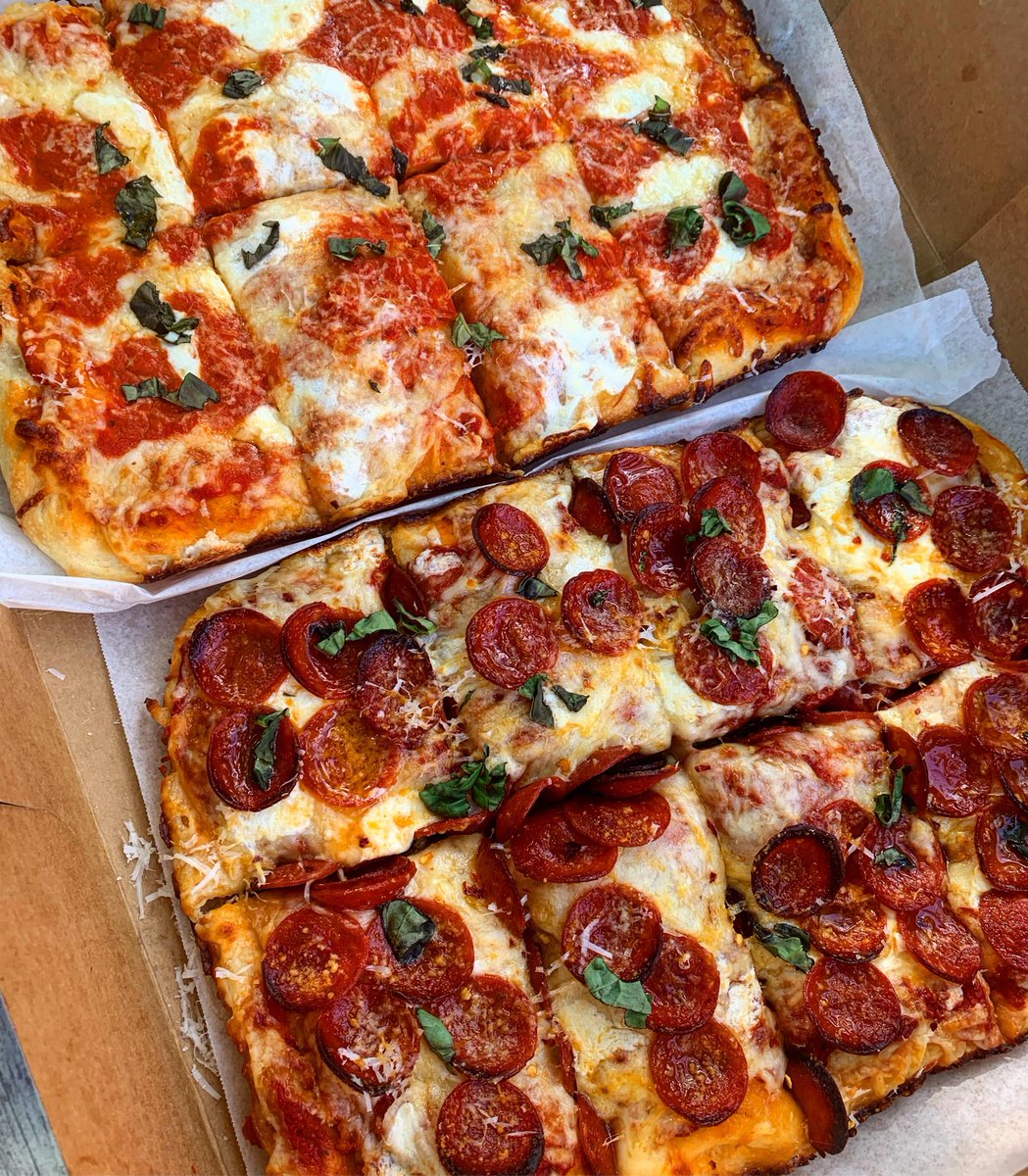 Sicilian style vodka sauce and pepperoni pies (Via: redd.it/hzfmzr)